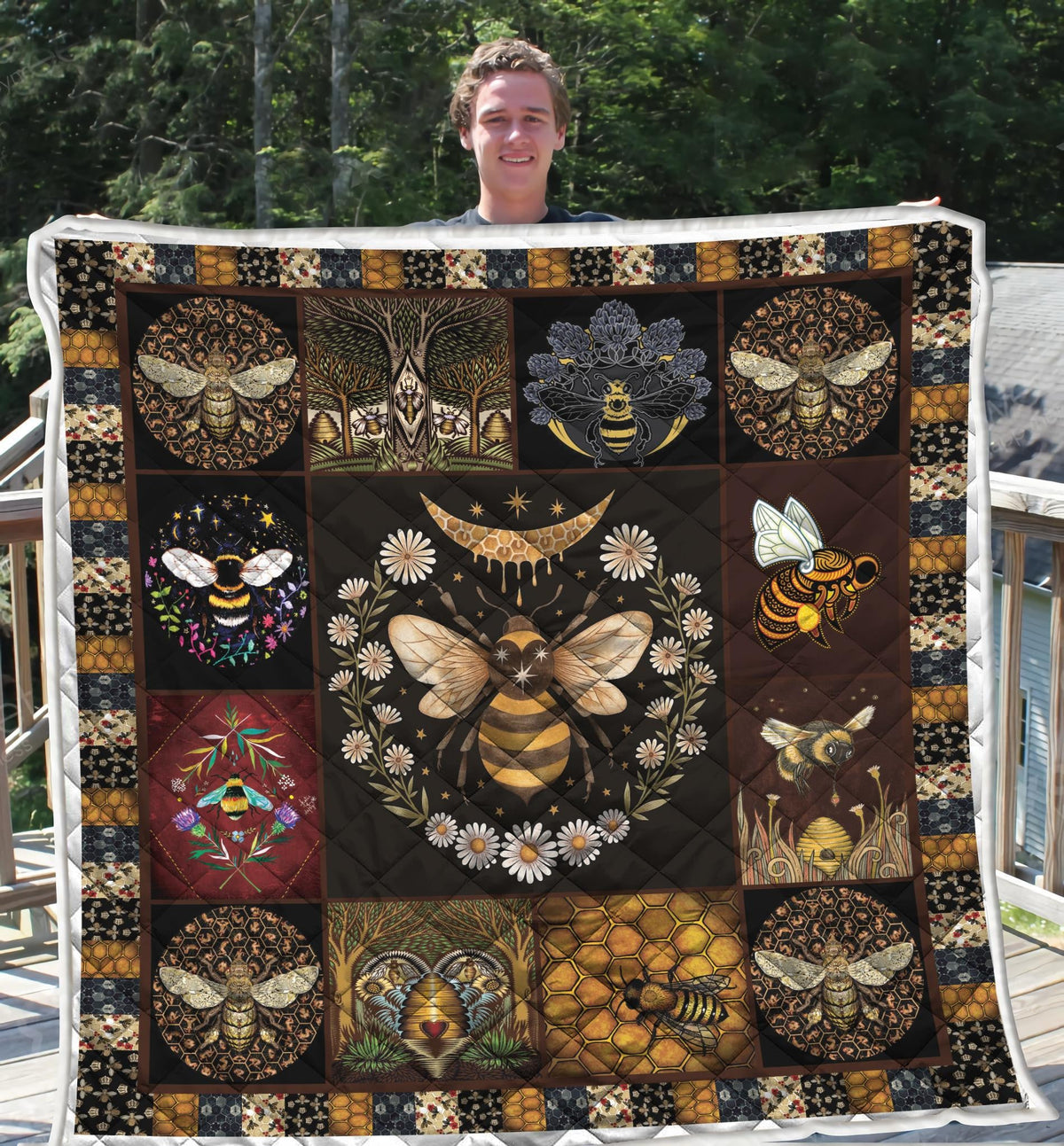 Bee Q2 Quilt Blanket