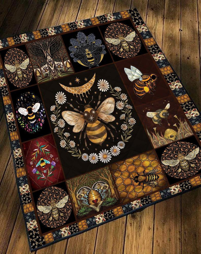 Bee Q2 Quilt Blanket